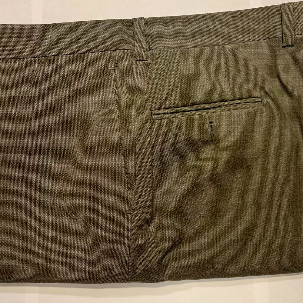 Barneys Olive Dress Pants (36x30)
